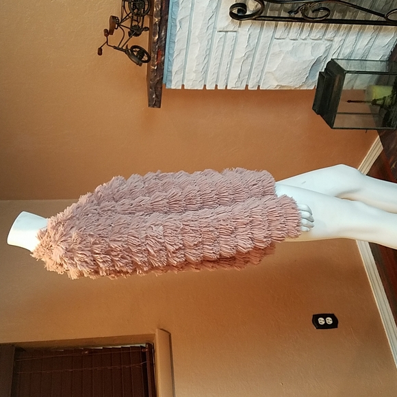 Pink fuzzy coat - Picture 3 of 5